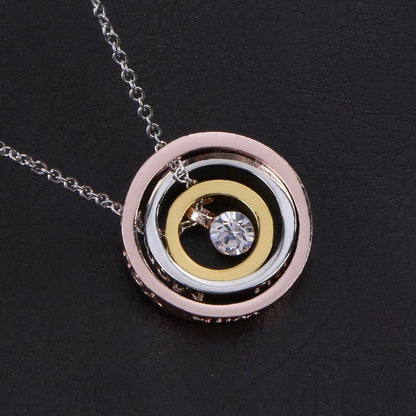 Collier Éternité Céleste – Pendentif Triple Cercle